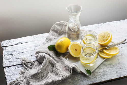 Правда чи міф: чи можна пити воду з лимонним соком натщесерце?